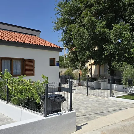 House Angelina Apartament *