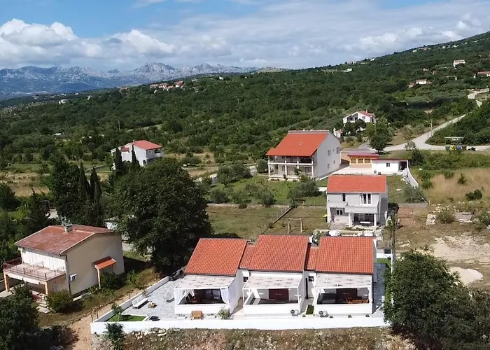 House Angelina Apartamento