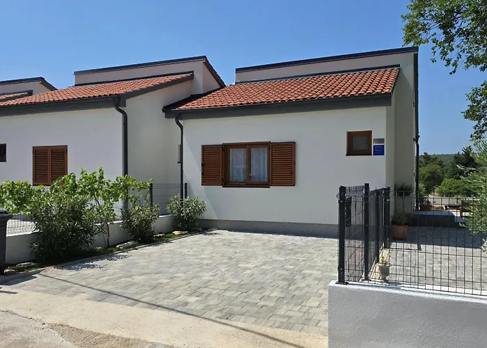 Апартаменты House Angelina *