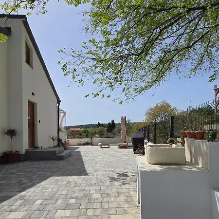 דירה House Angelina *